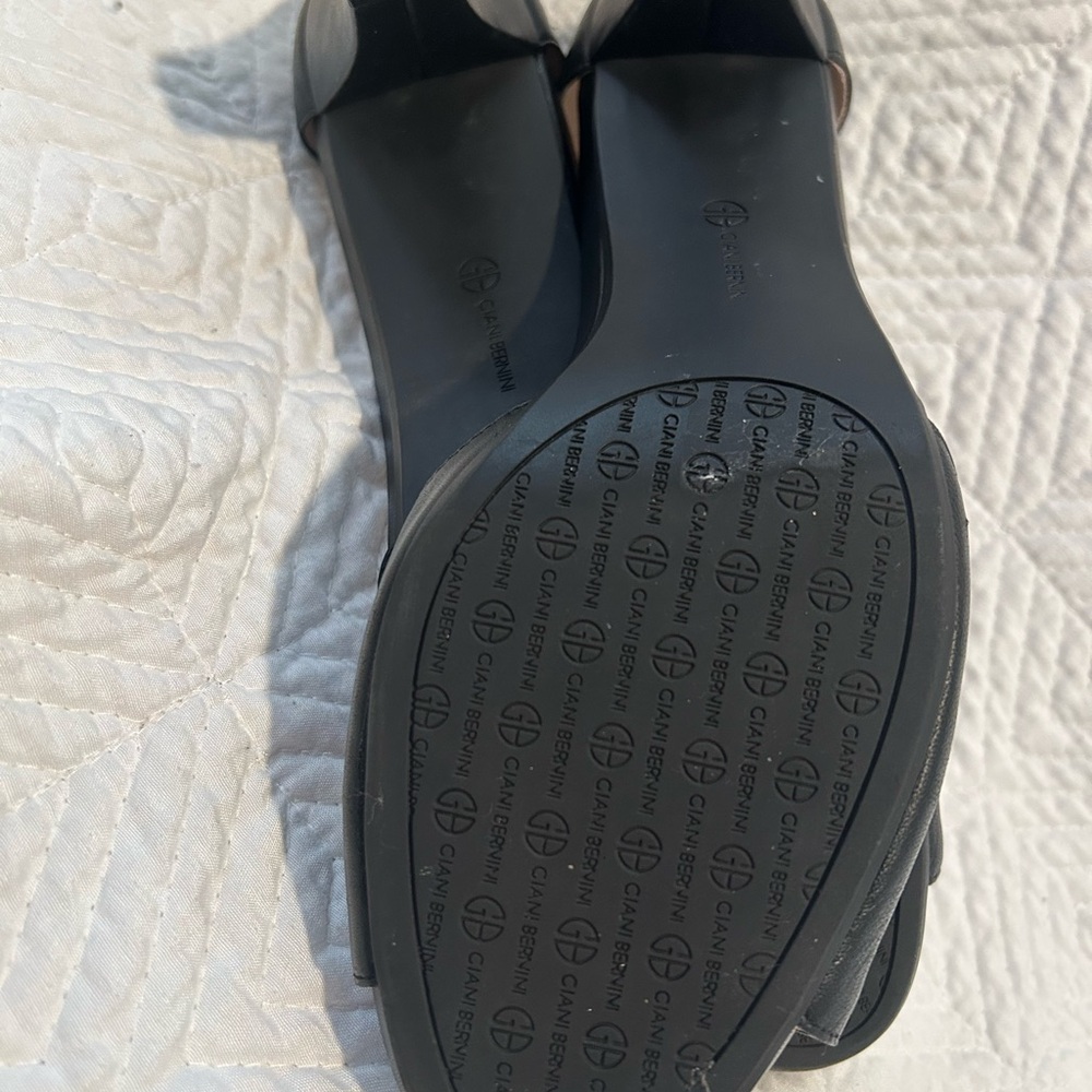Giani Bernini Memory Foam Peep Toe T Strap Pumps Black Size 11 - Picture 7 of 12